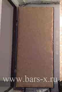 Мягкая обивка входной двери винилискожей фото Мягкая обивка входной двери винилискожей