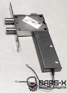 Исполнительный механизм замка невидимки Flash-Lock-L содержит в себе два ригеля (задвижки или стальные штыри)